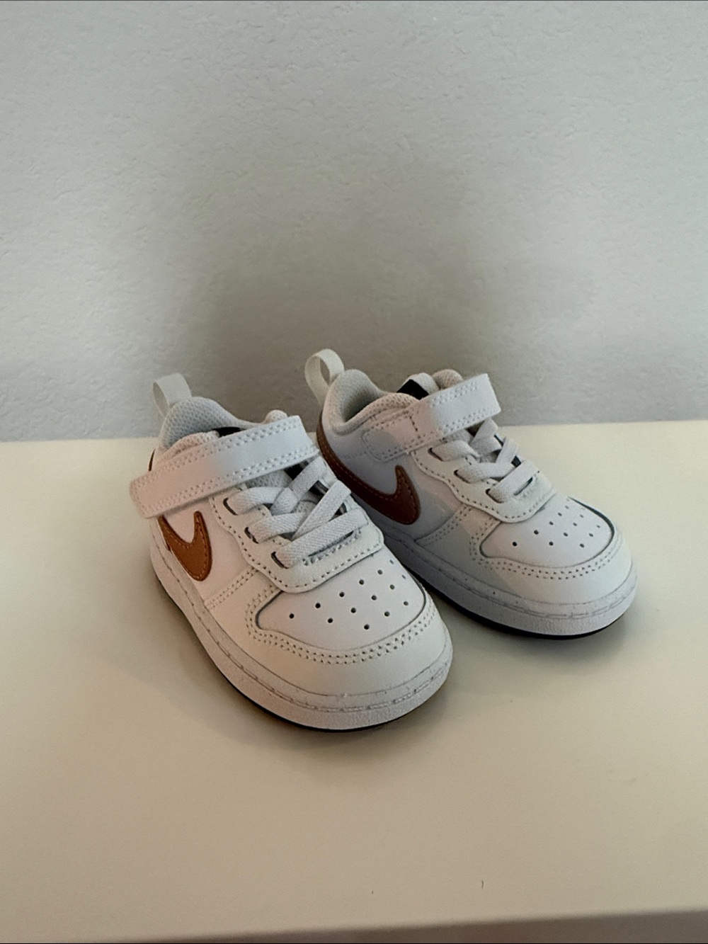 Nike White Toddler Sneakers with Brown Swoosh - Velcro Strap